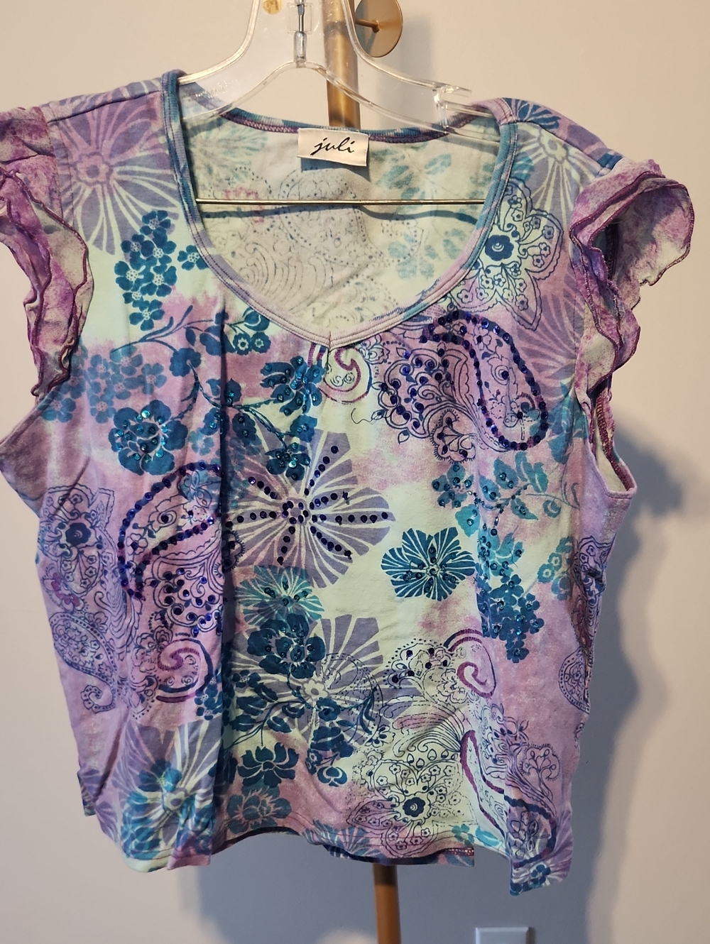 Women's Floral V-Neck Flutter Sleeve Top in Purple and Blue